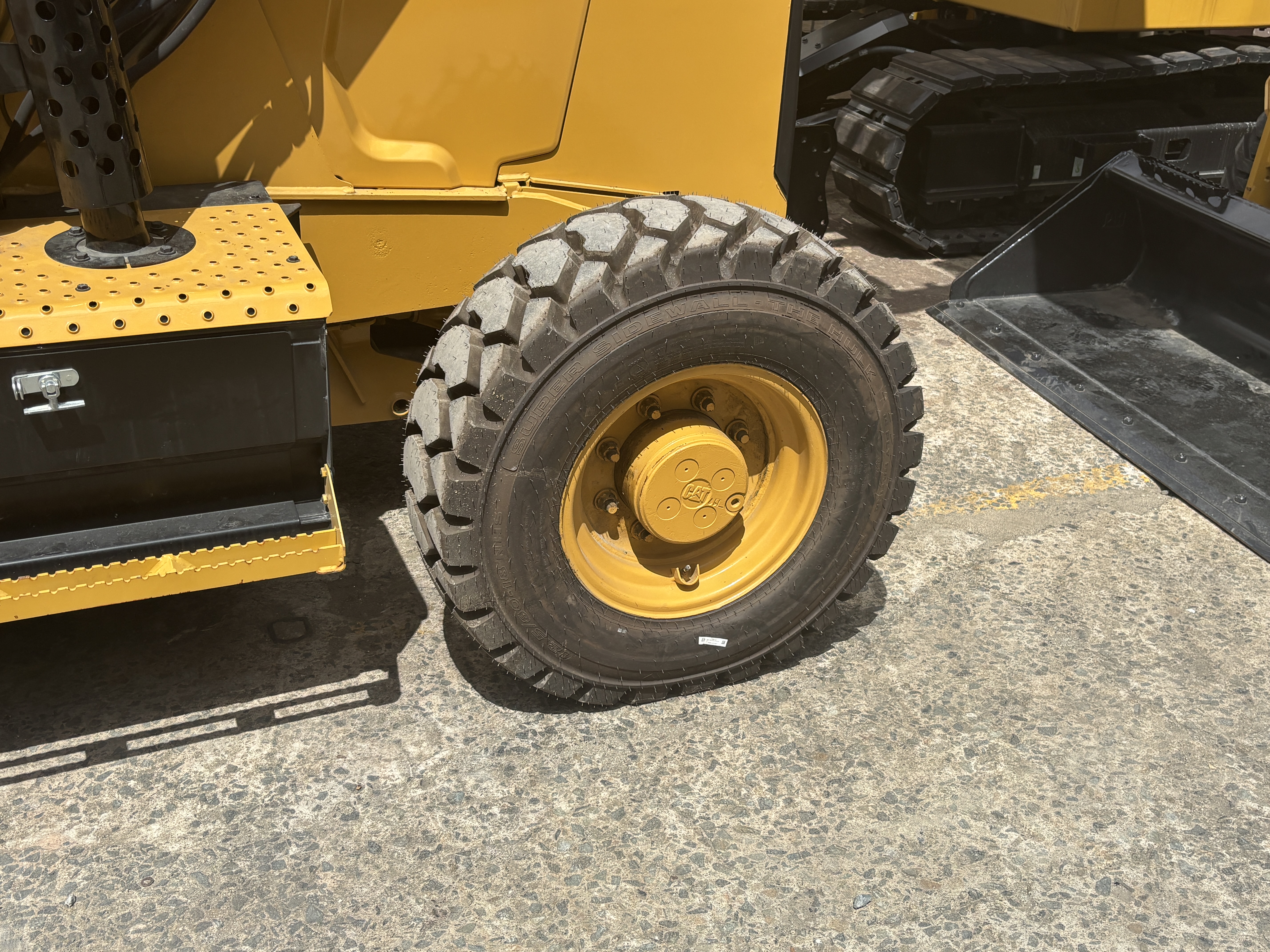 Caterpillar 416F2 AWD - Photo 4